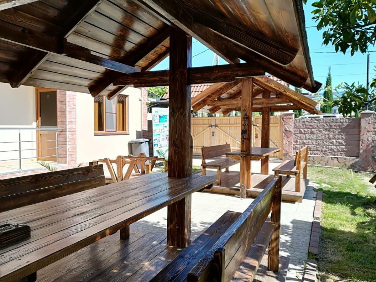 Runo Guest House Gagry Eksteriør bilde